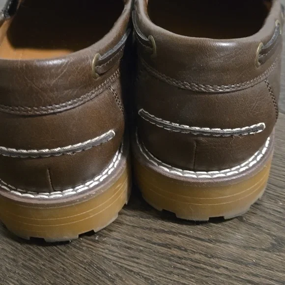 Shoes - Picture 6 of 7